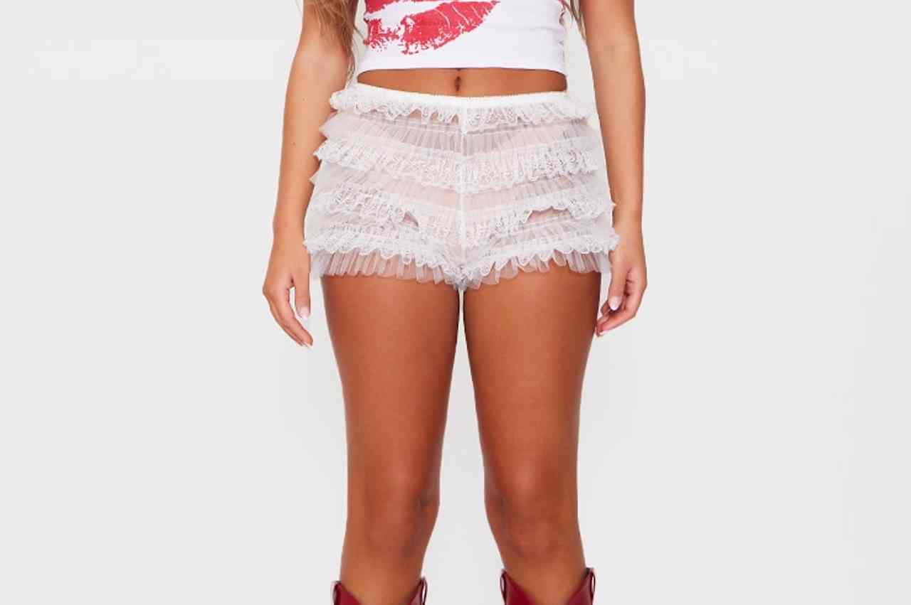 White Rib Lip Printed Longline Racer | Tops